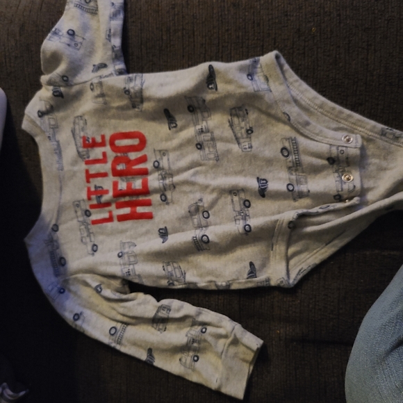 12 month boy clothes. Either never worn or worn once. - Picture 4 of 10